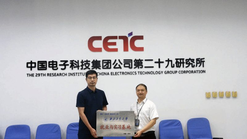 在设计PCB电路板时，需要注意以下规范：