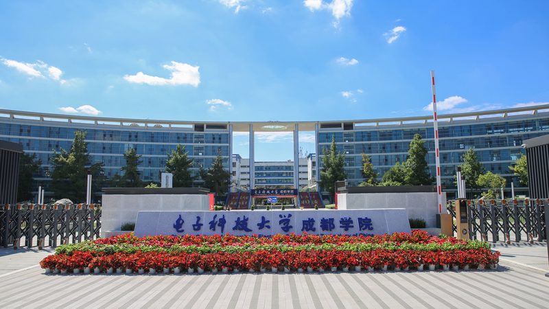 揭秘高精密PCBA定制加工：关键技术与选型要点
